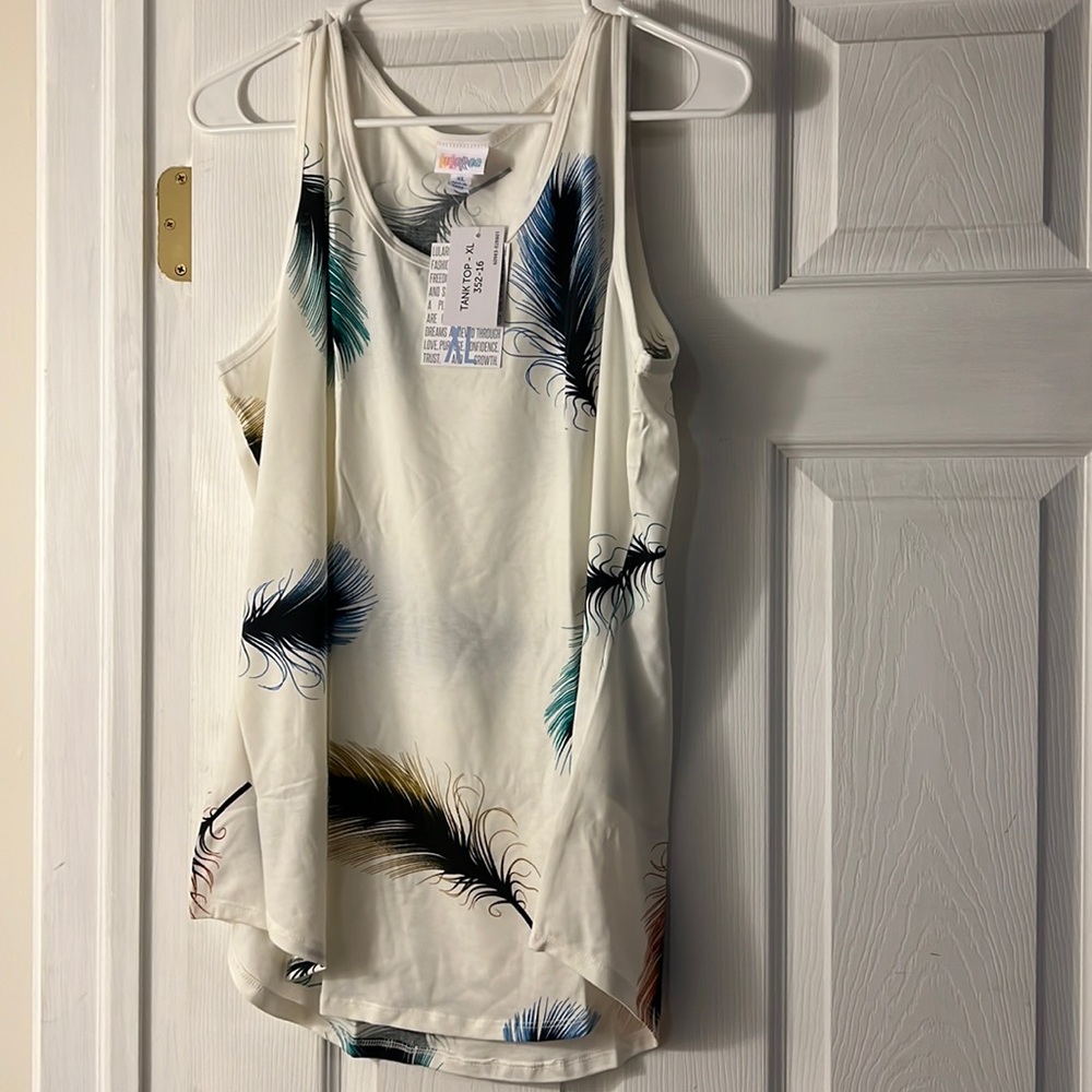 New NWT LuLaRoe Feather Tank Top size XL